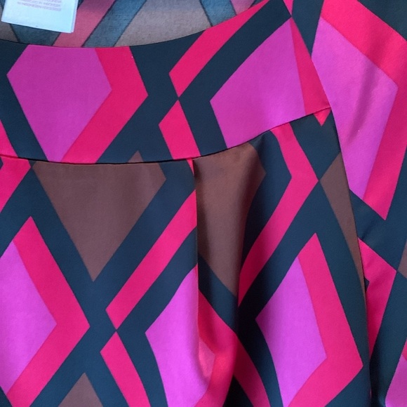 Pinks/Black Short Sleeve Blouse 18W - Picture 3 of 6